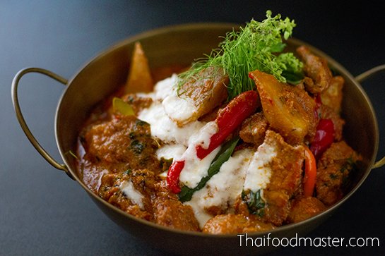 Thai red best sale curry pork