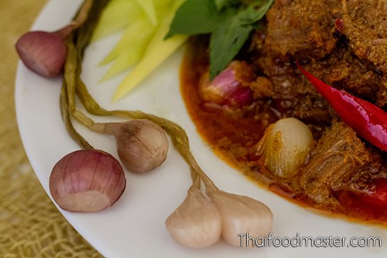 Phanaaeng Beef Curry Recipe - พะแนงเนื้อ