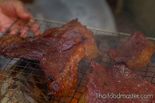 Coconut Braised Sun-Dried Salted Beef with Bamboo Shoots (แกงต้มกะทิเนื้อโคเค็ม ; gaaeng dtohm gathi neuua khoh khem)
