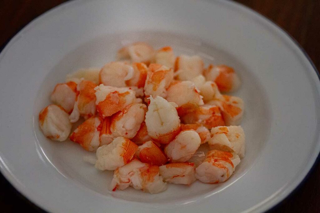 Thaifoodmaster Pomelo salad with salted shrimp and a lemongrass