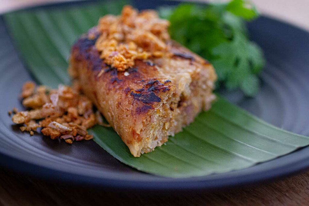 khaao-bping grilled in banana leaves